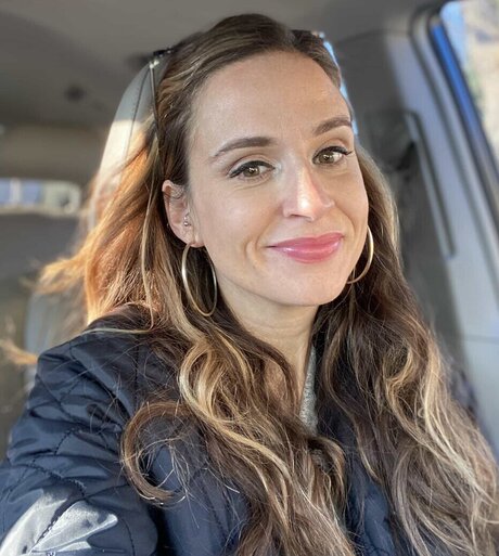 BellaSuede top model pictures