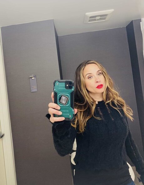 BellaSuede star nude images