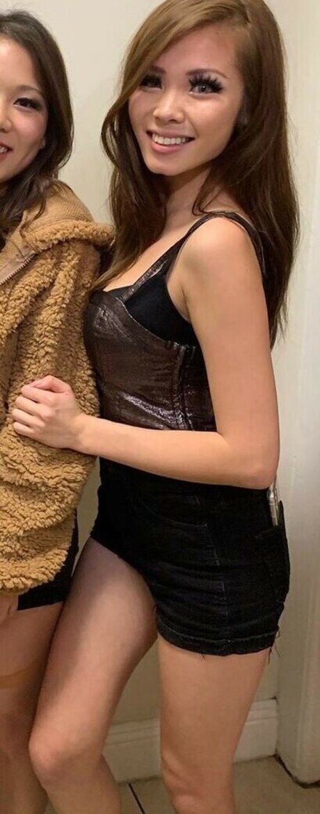 Maggie Sin model free picture