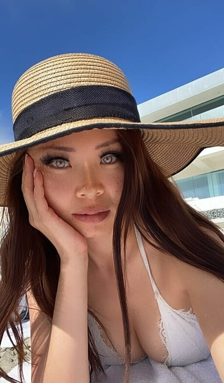 Maggie Sin model img