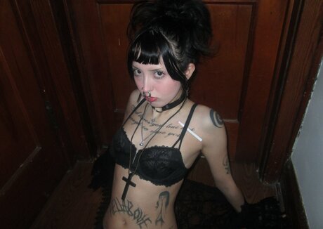 Wuvmia pornstar beautiful pic