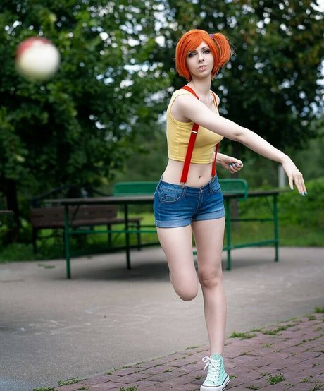 Victoria Lirell model hot img