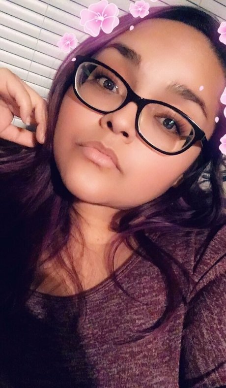 thckslutgoddess model naked picture