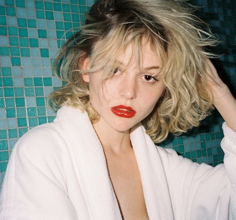 shemale fucks girl onlyfans hot xxx photos