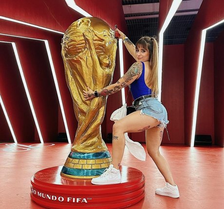 Mariana Graciolli model perfect pictures