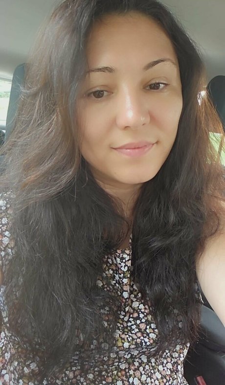 FoxyKara sexy actress pictures