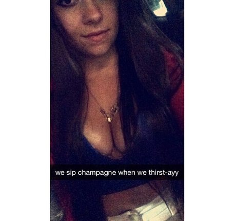 curvy shemale onlyfans hd photos