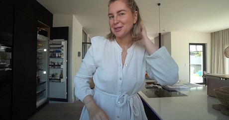 old lady onlyfans nude galleries