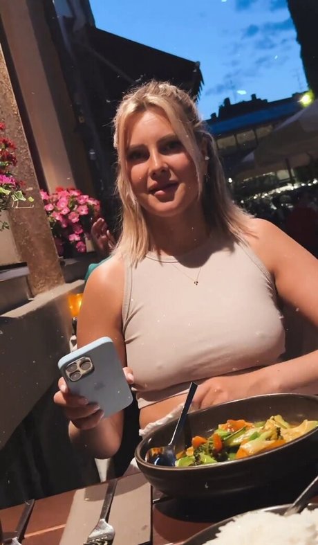 natural redhead onlyfans beautiful pics