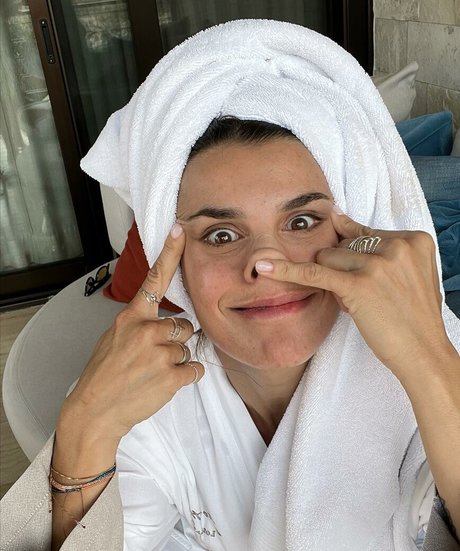 Elisabetta Canalis naked pornstar galleries