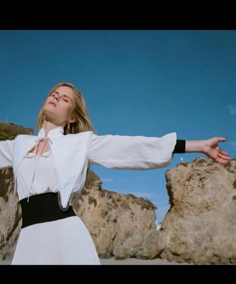 Erin Moriarty model hot image