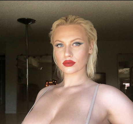 BabyyLiv xxx star pictures