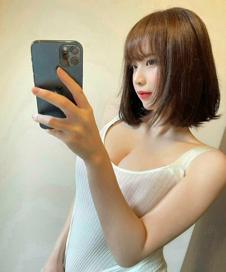 makeup artist onlyfans free photo