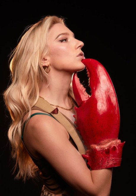 lesbian fingering onlyfans free xxx galleries