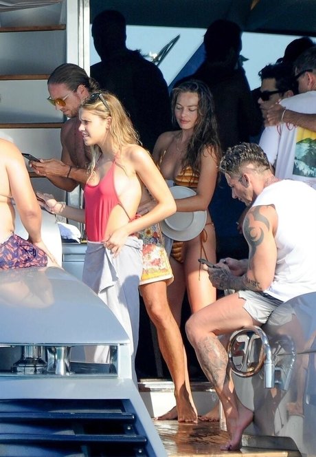 asian shemale onlyfans porno pic