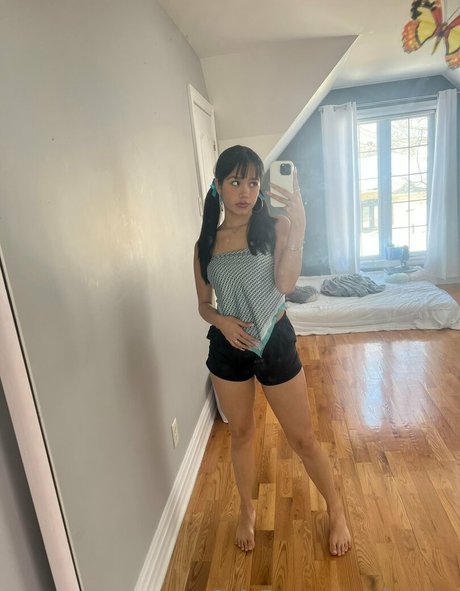 Sia ASMR model free pictures