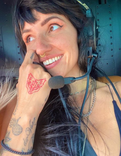 hairy legs onlyfans nude galleries