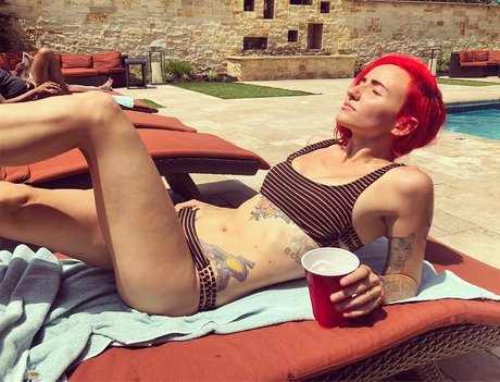 mature squirt onlyfans free gallery