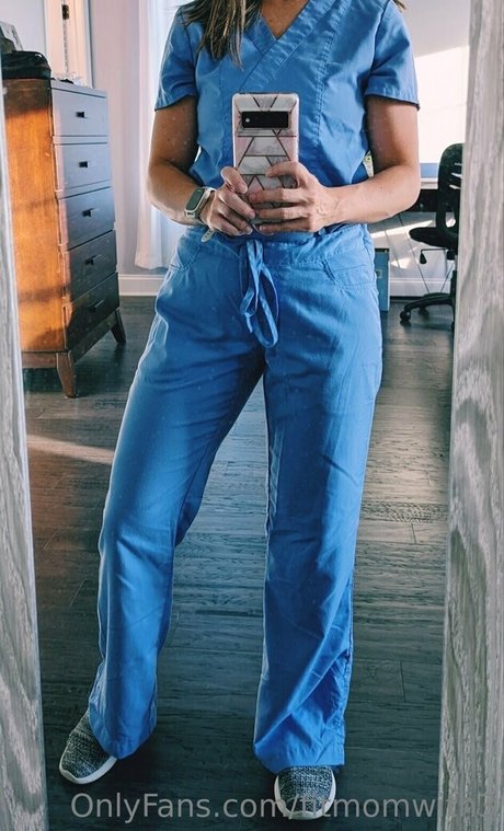 fitmomwith3 nude star img