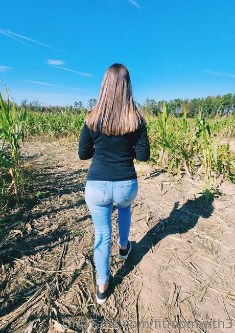 fitmomwith3 hd model img