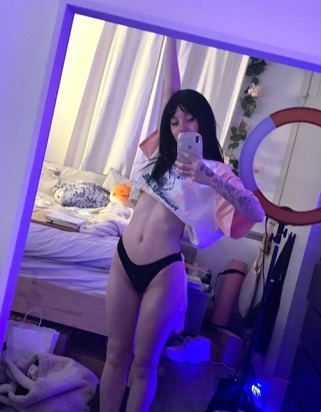 Haropones nudes star picture