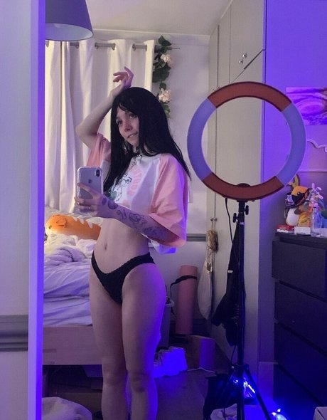 Haropones sexy model picture