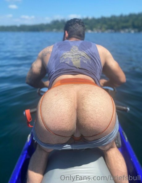 briefsbull porn model pic