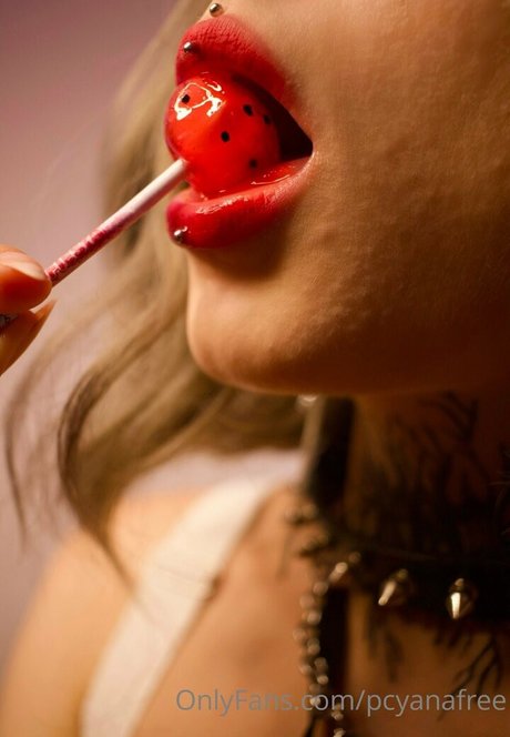 elfsandi pornstar art pic