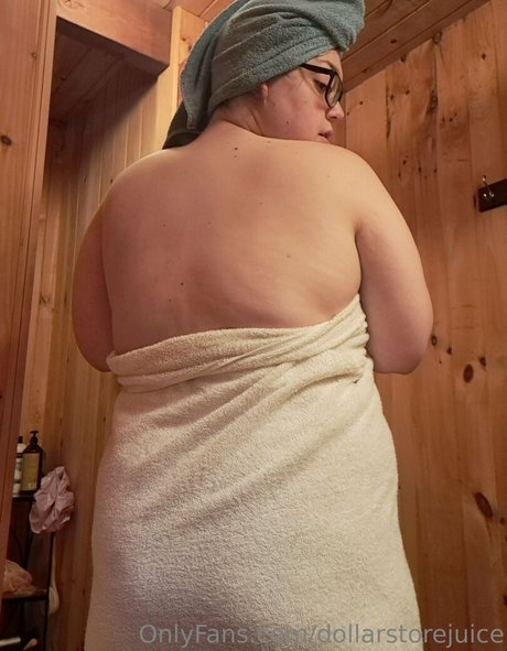 dollarstorejuice hot model img