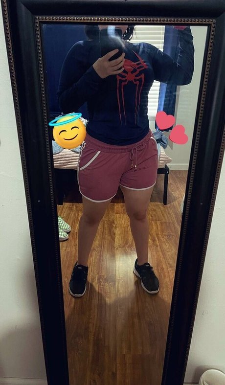 MegaMoeka star sexy picture