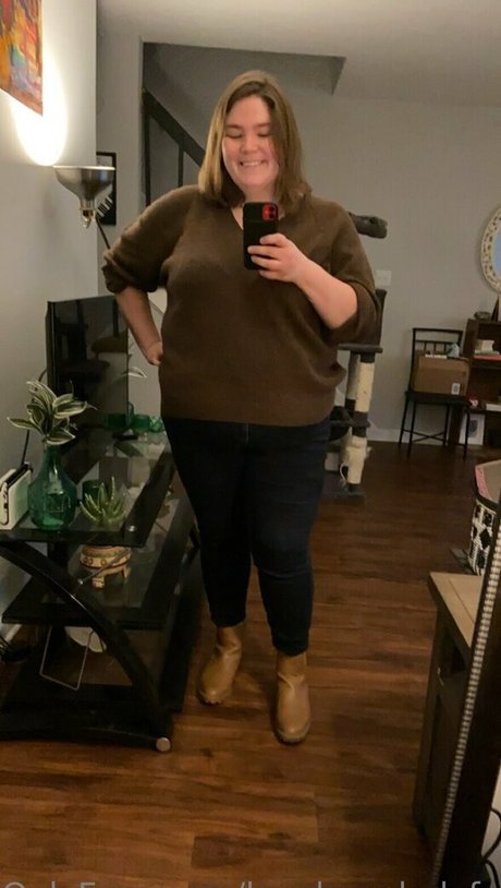 lavalampladyfree model naked pics