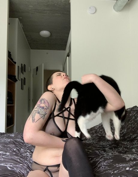 Luna Larei star free galleries