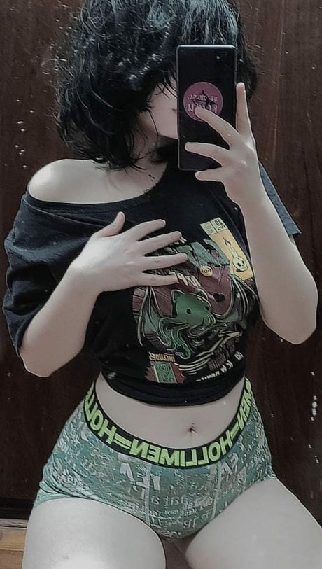 Violety fox model adult image