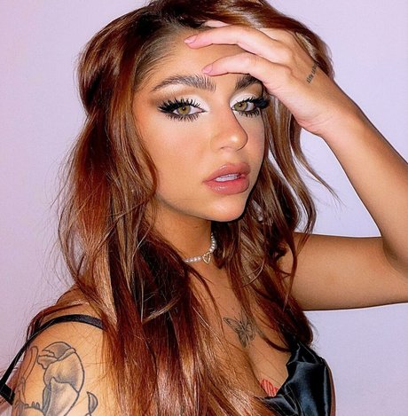 Andrea Russett model best pictures