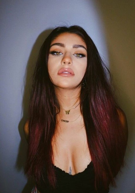 Andrea Russett high quality star gallery