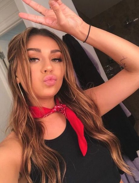 Andrea Russett beautiful actress photos