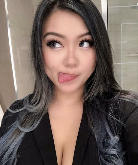 asian top onlyfans free photo