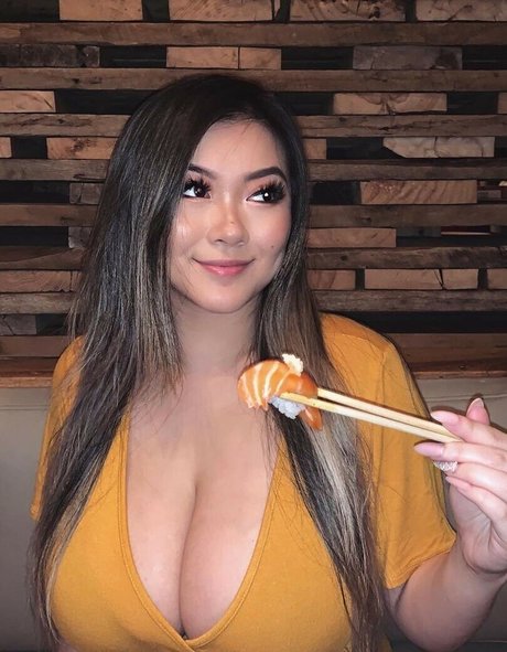 Vickibaybeee star nudes pic