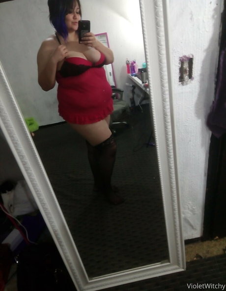 tiny onlyfans exclusive gallery