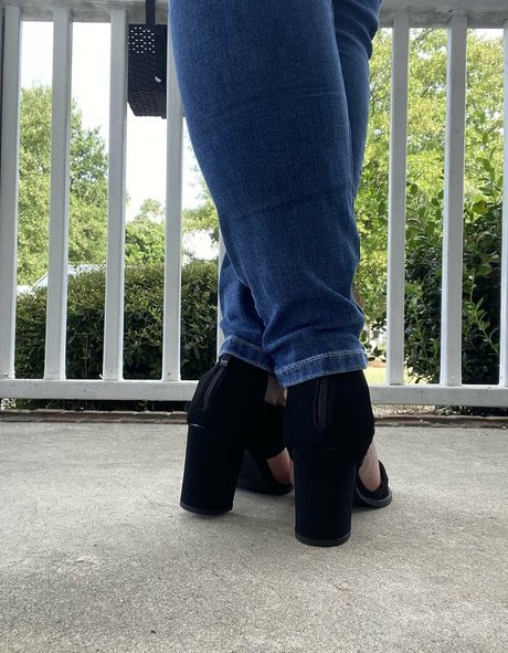 thick latina milf onlyfans hot nude image