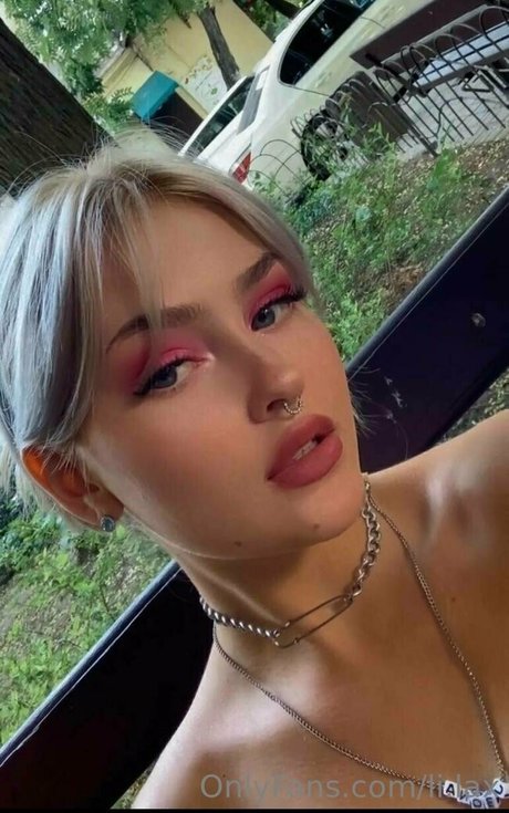 lilaxshy pornstar erotic pictures