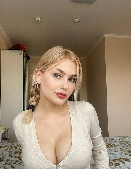 lilaxshy model adult gallery