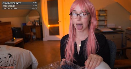 female popular onlyfans hot nude pictures