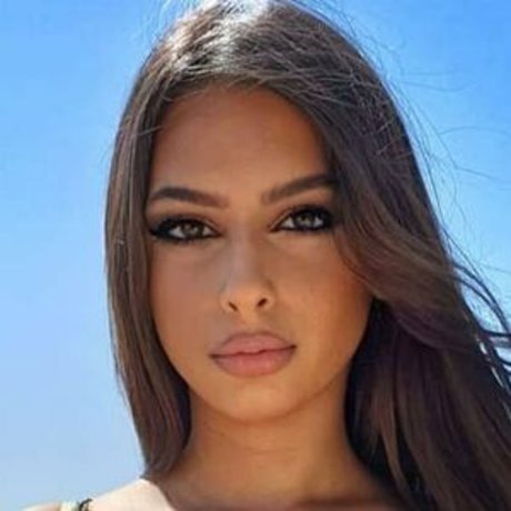 Eva Savagiou adult model picture