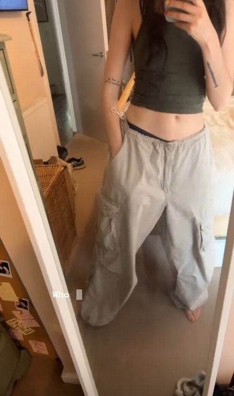 Doddleoddle naked model image