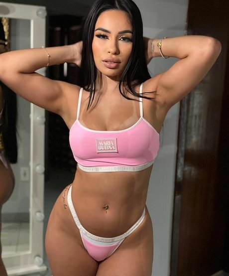 Larissa Nunes beautiful actress pics