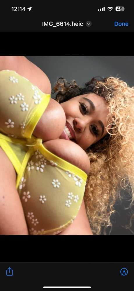 HunnyBee_ porn model image