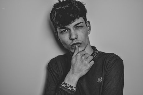 Leon Horvath model naked galleries