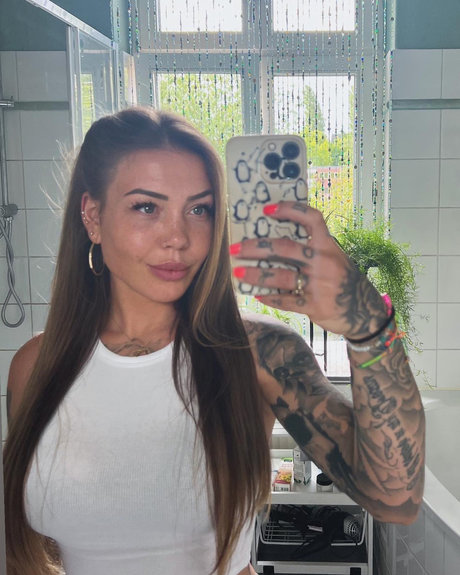 Lea Katz_ hot model gallery