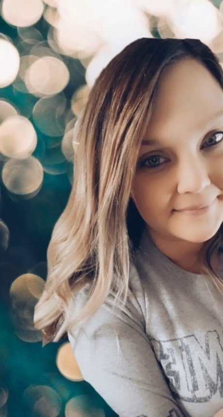 Layccc erotic model picture